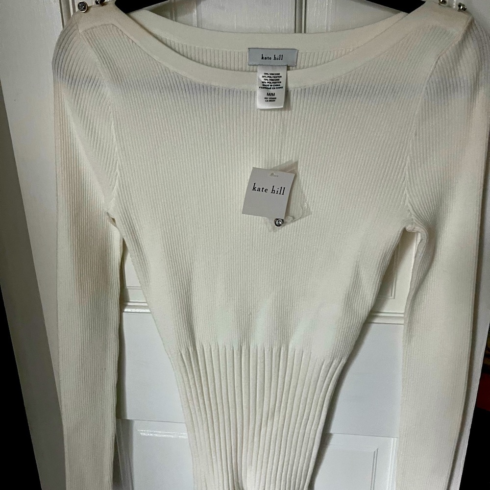 Light weight sweater
